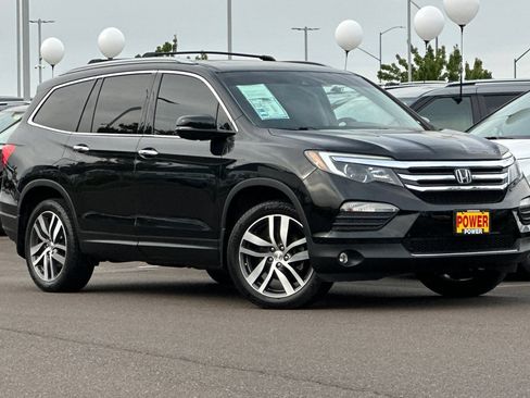 Used 2017 Honda Pilot Elite image 2