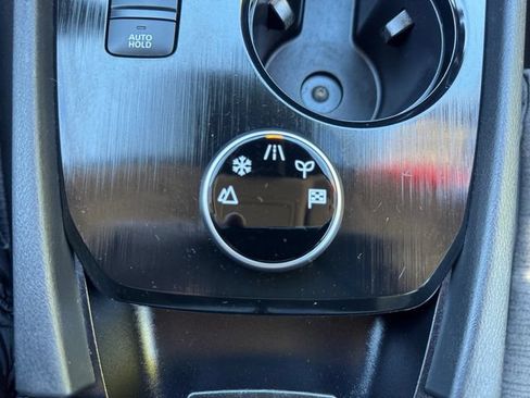 Used 2023 Nissan Rogue SV AWD/4WD image 18