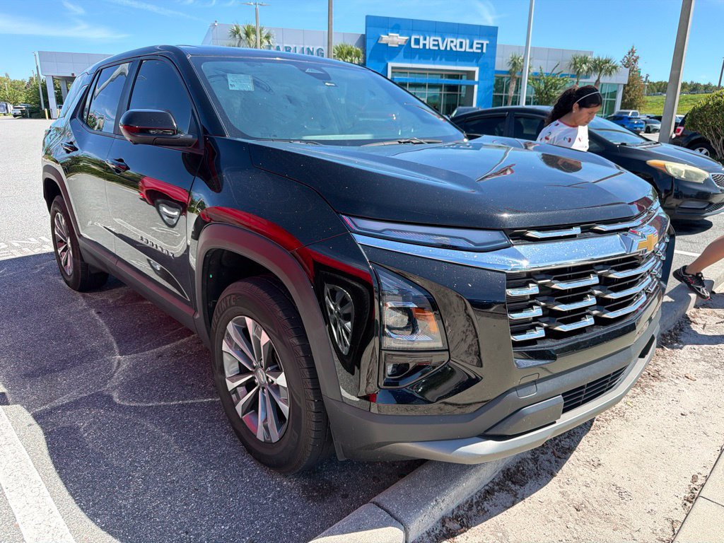 Used 2025 Chevrolet Equinox LT w/ Safety and Technology Package FWD image 3