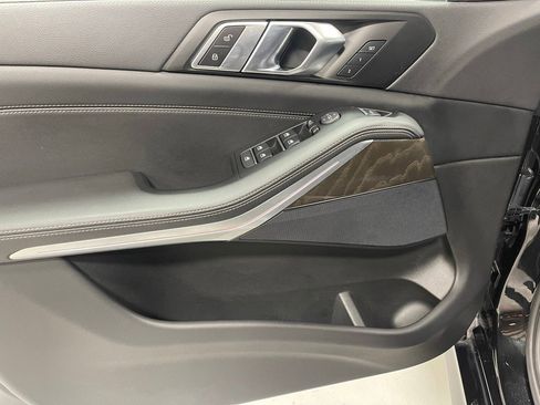 Used 2022 BMW X5 xDrive40i w/ M Sport Package image 18