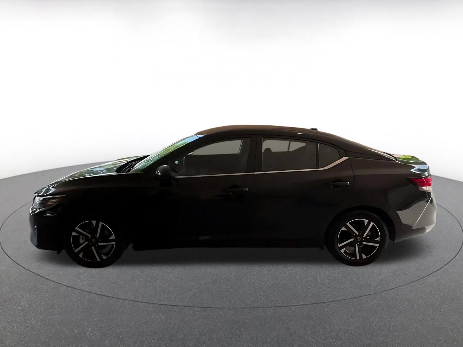 Used 2025 Nissan Sentra SV FWD image 8