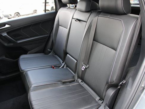 Certified 2024 Volkswagen Tiguan SE R-Line image 23