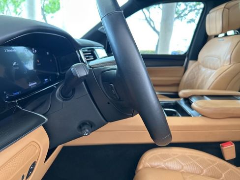 Used 2025 Jeep Grand Wagoneer L Series III w/ Rear Seat Video Group 1 AWD/4WD image 66