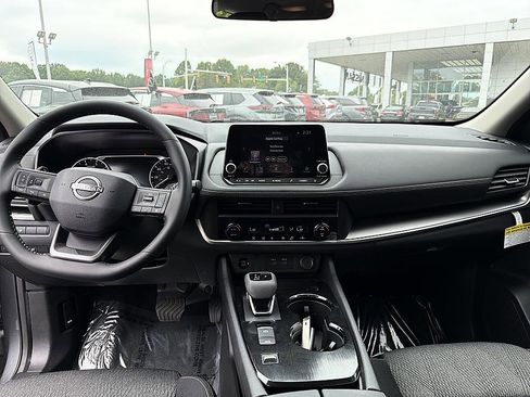 Certified 2026 Nissan Rogue SV FWD image 14