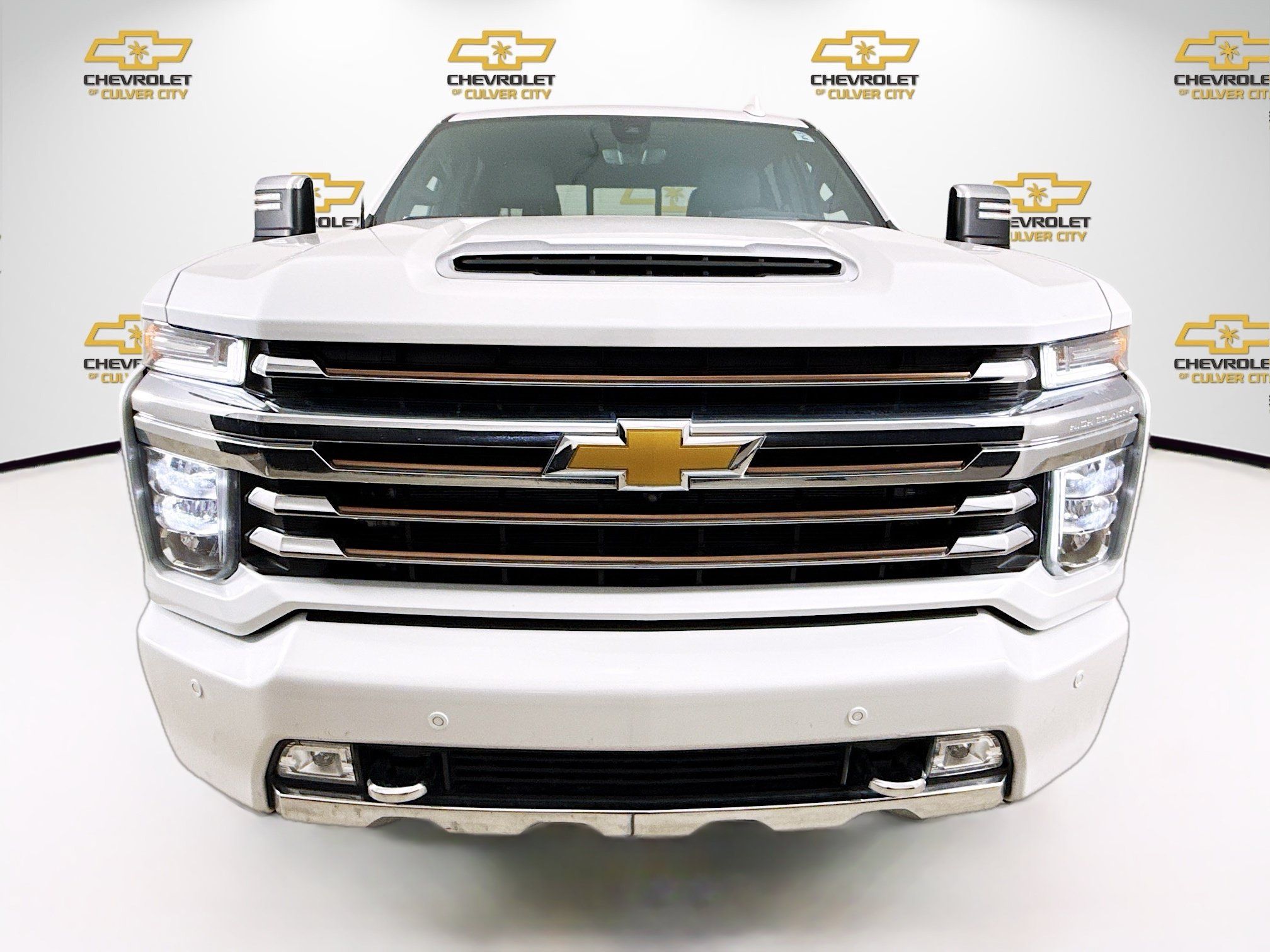 Used 2023 Chevrolet Silverado 3500 High Country AWD/4WD image 2