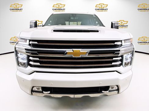 Used 2023 Chevrolet Silverado 3500 High Country AWD/4WD image 2