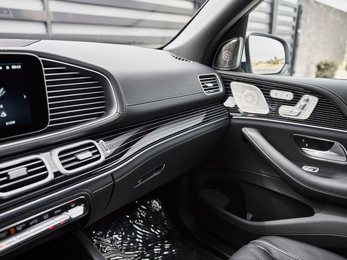 Used 2026 Mercedes-Benz Maybach GLS 600 4MATIC image 76
