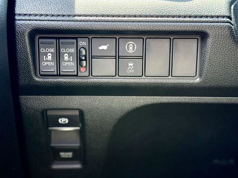 Used 2024 Honda Odyssey Sport image 15