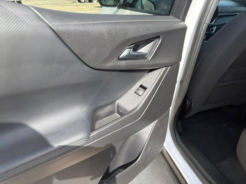 Used 2025 Chevrolet Equinox LT AWD/4WD image 14