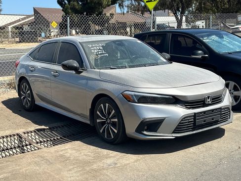 Used 2022 Honda Civic EX image 2