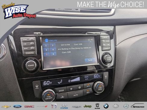 Used 2015 Nissan Rogue SV w/ SV Premium Package AWD/4WD image 14