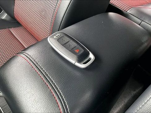 Certified 2025 Nissan Kicks SR FWD image 32
