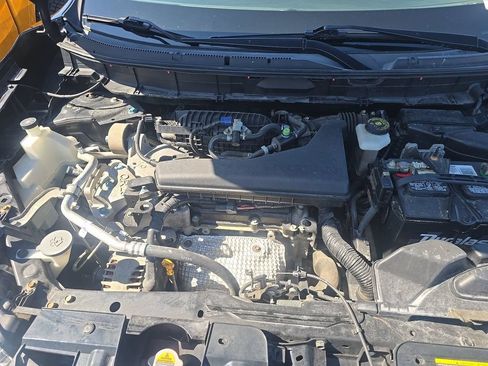 Used 2018 Nissan Rogue SV AWD/4WD image 12