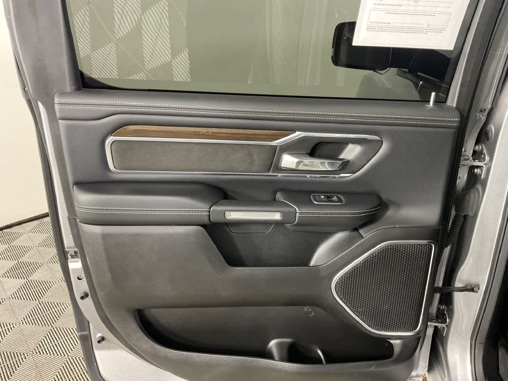 Used 2022 RAM 1500 Laramie AWD/4WD image 19