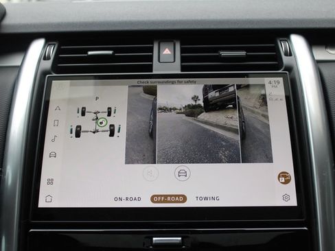 Certified 2025 Land Rover Discovery Dynamic SE image 21