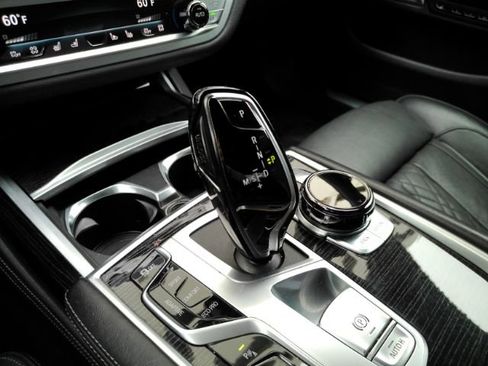 Used 2019 BMW 750i w/ Executive Package RWD image 53