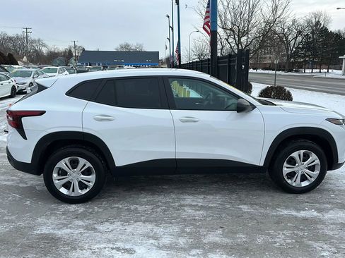 Used 2025 Chevrolet Trax LS image 8