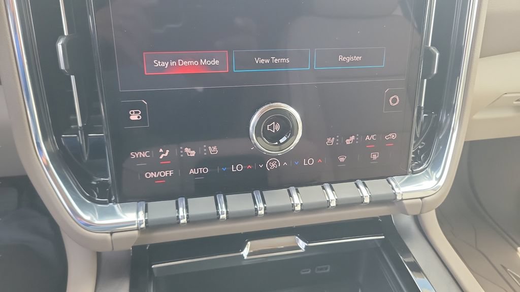 New 2026 GMC Yukon Denali w/ Denali Reserve Package AWD/4WD image 15