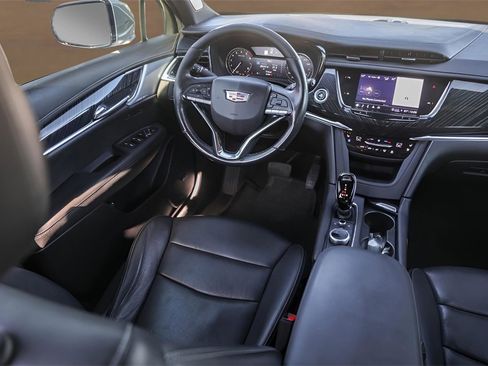 Used 2023 Cadillac XT6 Premium Luxury image 29