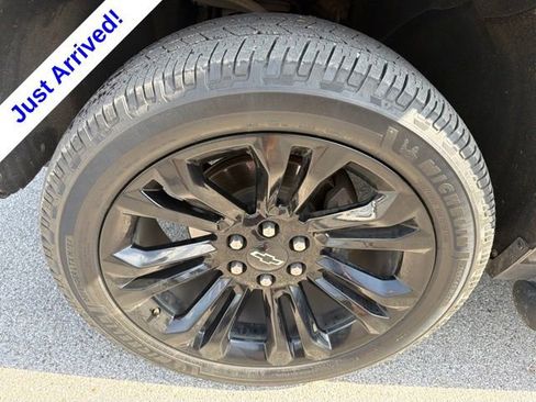 Used 2021 Chevrolet Tahoe Z71 w/ Z71 Signature Package AWD/4WD image 10