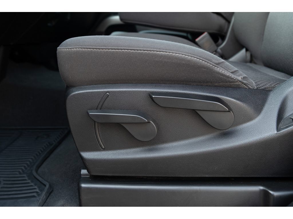 Used 2019 Chevrolet Silverado 1500 LT AWD/4WD image 15