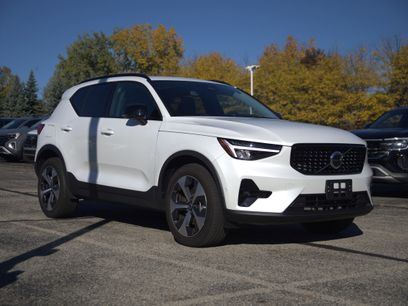 Used 2023 Volvo XC40 B5 Plus w/ Driver Assist Package