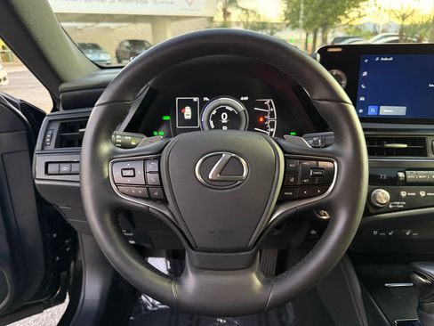 Used 2025 Lexus ES 300h 300h image 23