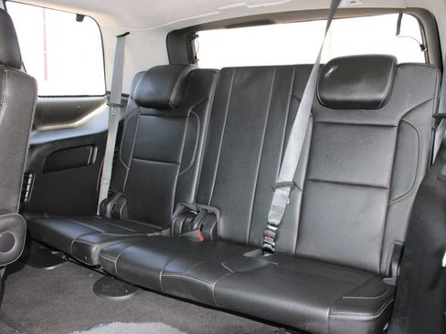Used 2018 Chevrolet Tahoe Premier RWD image 7
