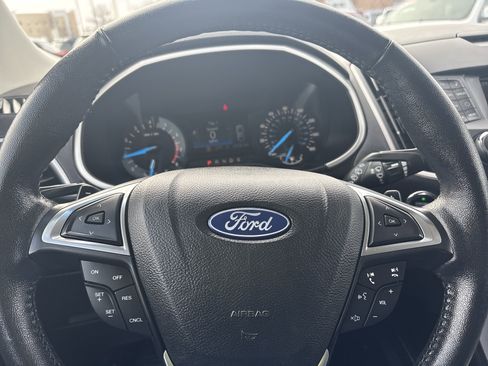 Used 2018 Ford Edge SEL image 11