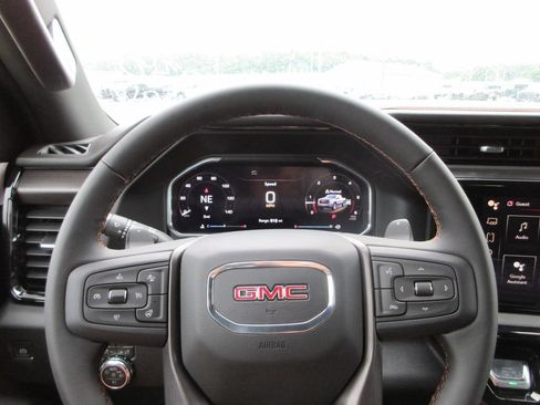 New 2026 GMC Sierra 1500 AT4 w/ AT4 Premium Package AWD/4WD image 17