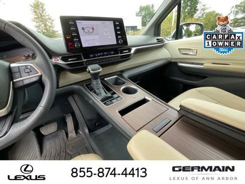 Used 2023 Toyota Sienna XLE FWD image 19