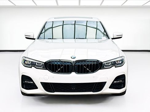 Used 2020 BMW 330i Sedan w/ M Sport Package image 2