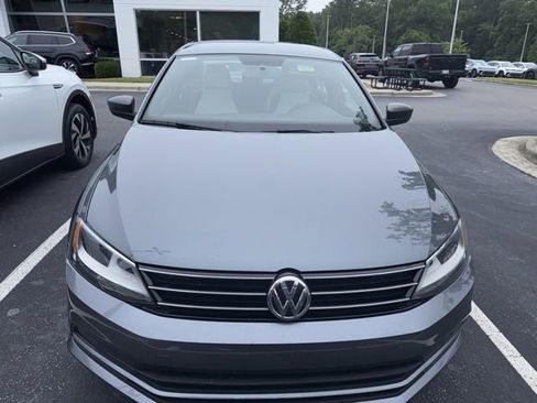 Used 2015 Volkswagen Jetta Sport FWD image 17