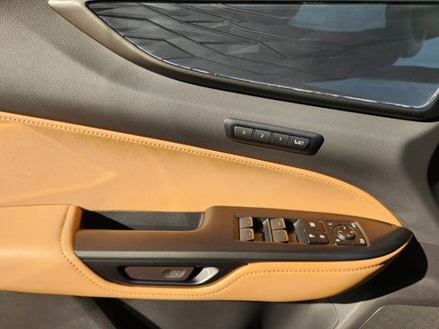 Used 2025 Lexus NX 250 FWD w/ Accessory Package (2T) image 26