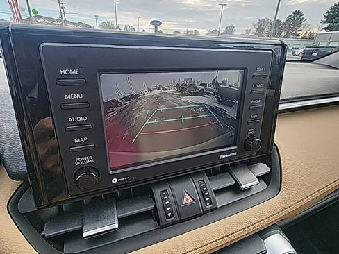 Used 2021 Toyota RAV4 XLE Premium image 24