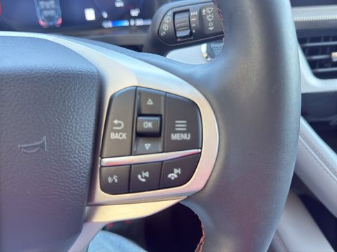 Used 2025 Ford Explorer Active w/ Active Comfort Package image 17