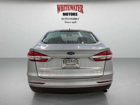 Used 2020 Ford Fusion SE image 3