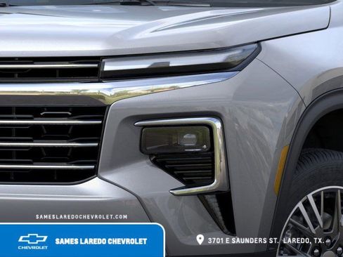 New 2025 Chevrolet Traverse LT w/ Driver Confidence Package FWD image 10