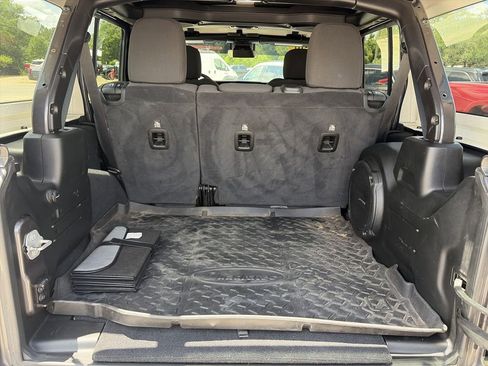 Used 2020 Jeep Wrangler Unlimited Rubicon AWD/4WD image 32