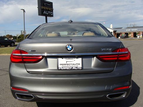 Used 2017 BMW 750i xDrive image 5
