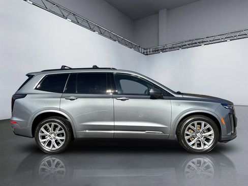 Used 2020 Cadillac XT6 Sport image 3