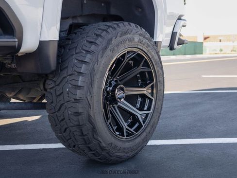 Used 2024 GMC Sierra 2500 AT4 w/ AT4 Premium Plus Package image 74