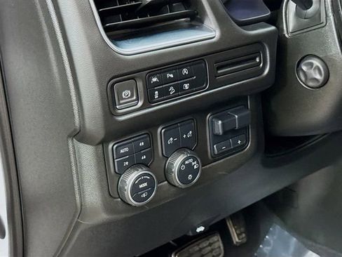 Used 2023 Chevrolet Tahoe Z71 w/ Z71 Off-Road Package AWD/4WD image 12