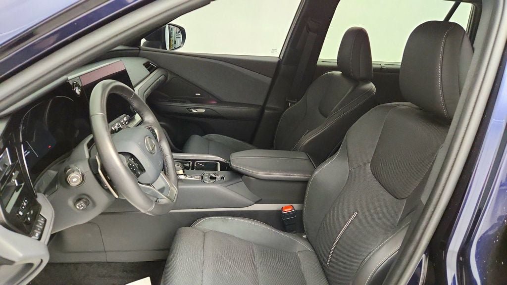 Used 2025 Lexus TX 350 AWD w/ Technology Package image 18