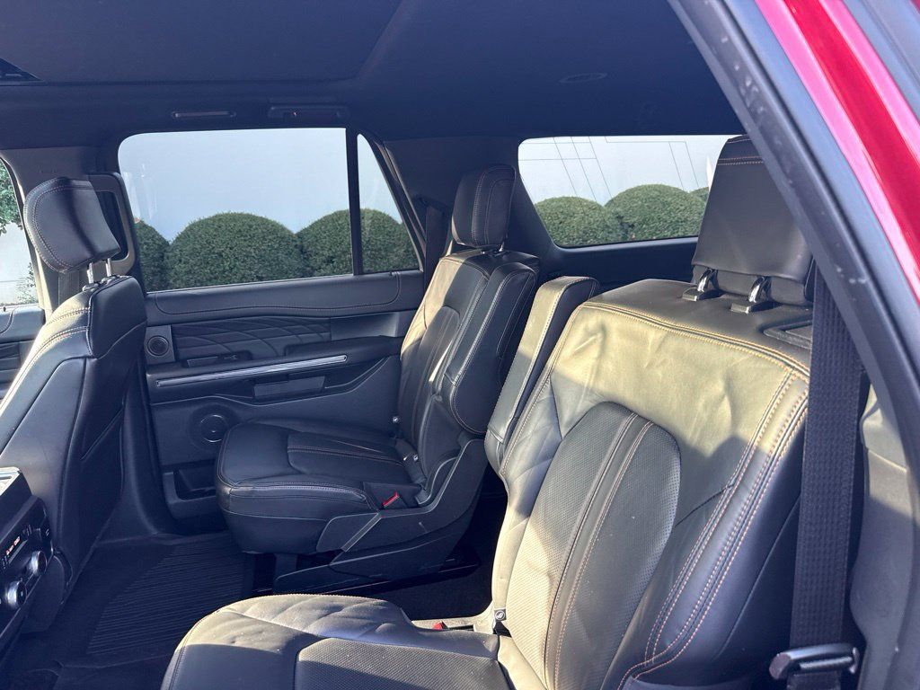Used 2022 Ford Expedition Max Platinum AWD/4WD image 11
