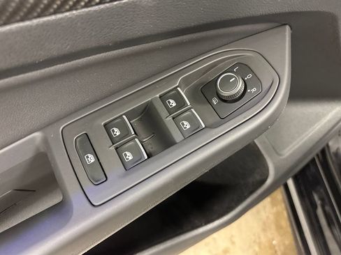 Used 2023 Volkswagen Golf 20th Anniversary Edition image 22