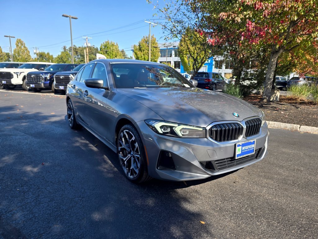 Used 2025 BMW 330i xDrive Sedan w/ Convenience Package AWD/4WD image 11