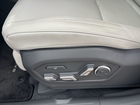 Used 2025 Hyundai Santa Fe Calligraphy AWD/4WD image 29