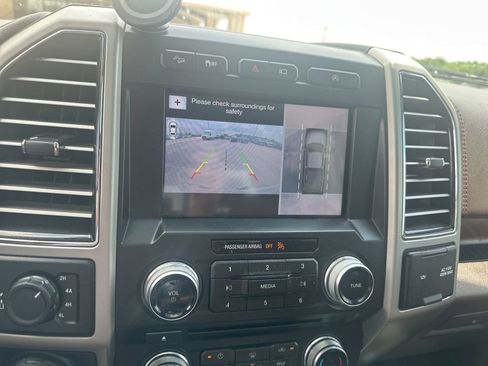 Used 2018 Ford F150 King Ranch w/ Equipment Group 601A Luxury AWD/4WD image 14