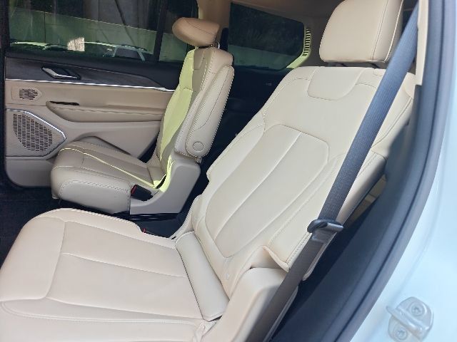 Used 2021 Jeep Grand Cherokee L Limited AWD/4WD image 12
